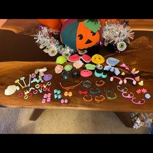 LPS clothing/collars/leashes accessory lot